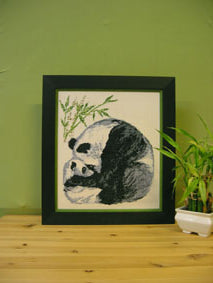 Panda mor med sin baby broderikit