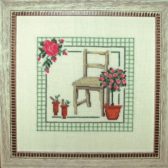 Havestol med Lyserøde blomster broderikit