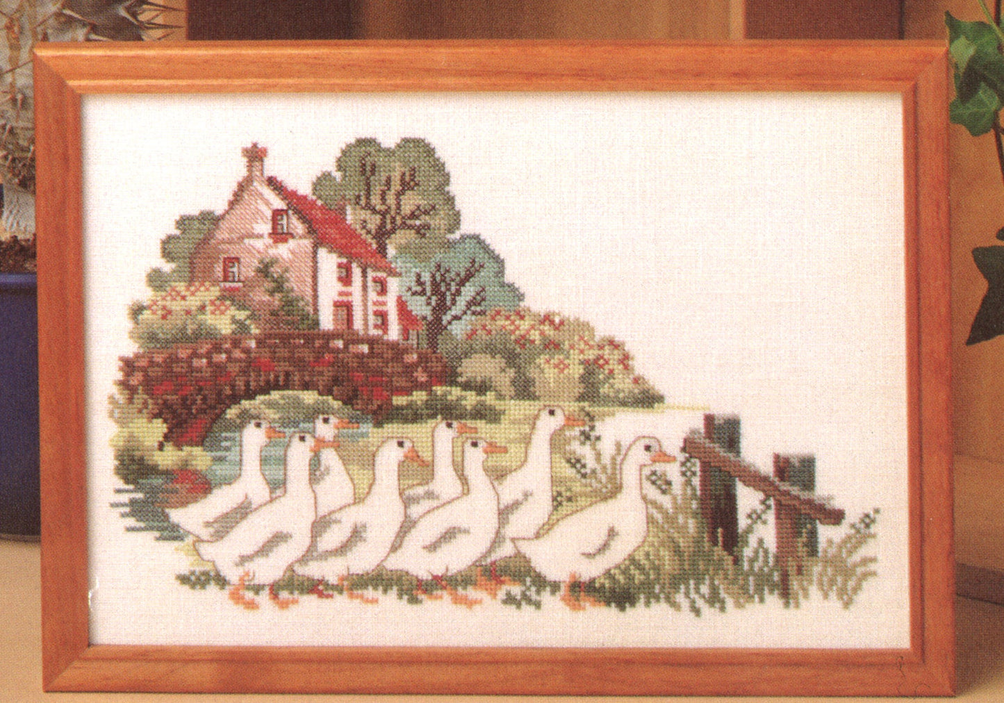 Gæs ved hus broderikit